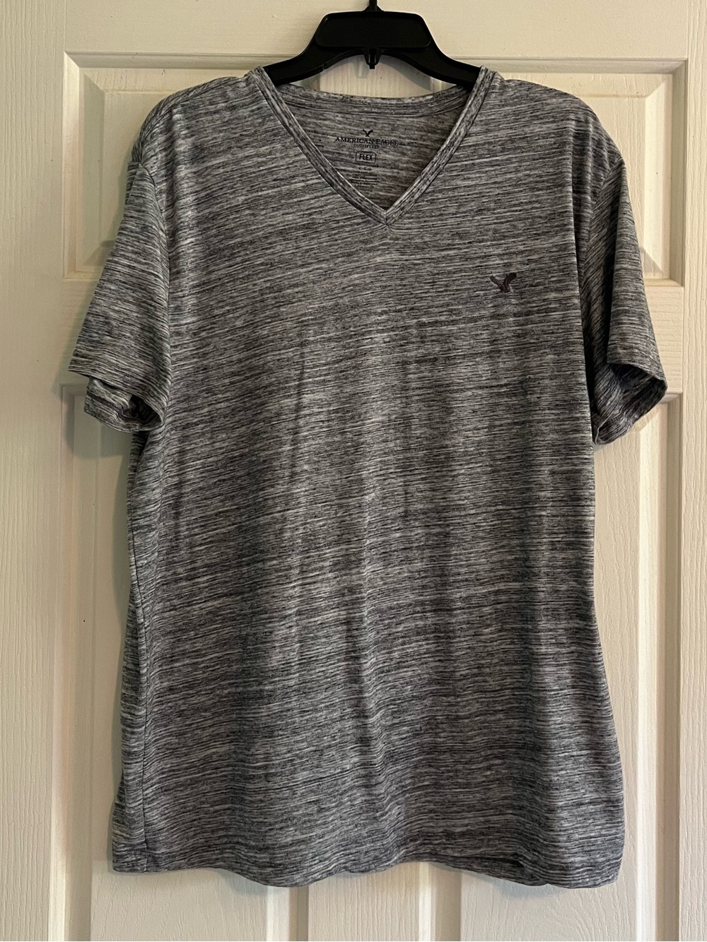 American Eagle Outfitters Heather Gray V-Neck Short Sleeve Tee